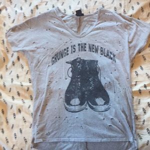 Grunge is the new black tee